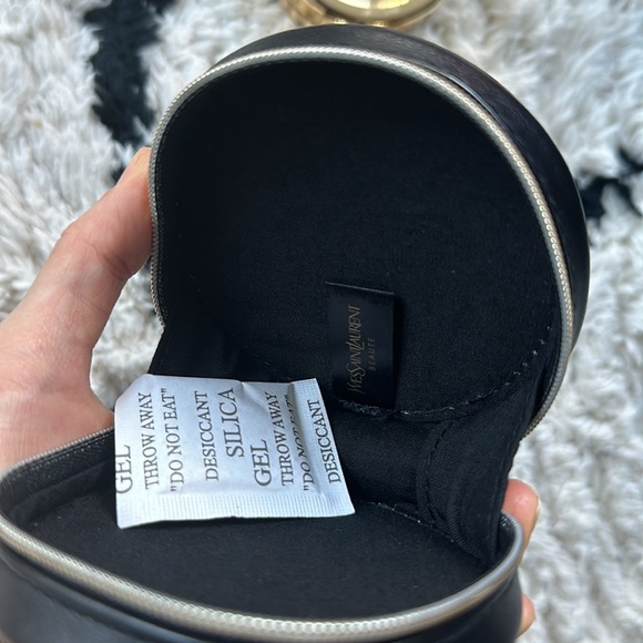 Yves Saint Laurent CUSHION FOUNDATION / CASE only - Picture 5 of 10